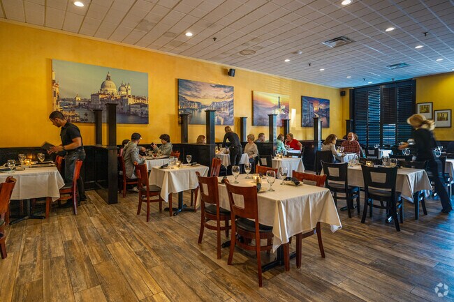 The Al Fresca Ristorante is a popular Italian dinning spot in the central Tewksbury area.