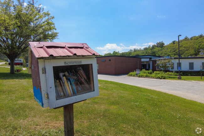 Phipppsburg Elementary has an overall grade of B- on Niche.
