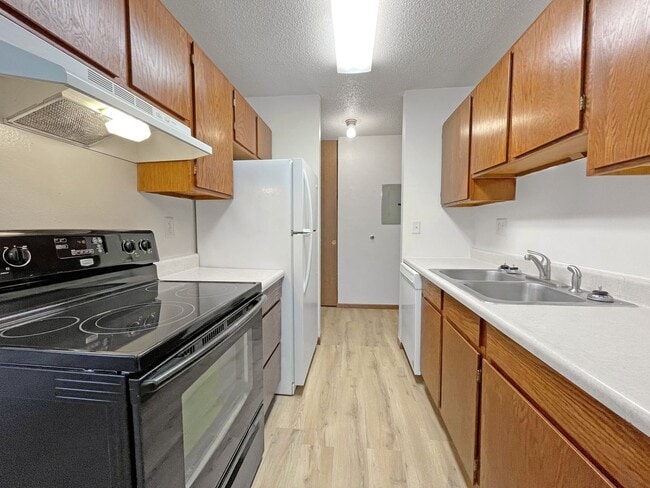 Dakota Ridge, Minot, ND 58701 - photo 6