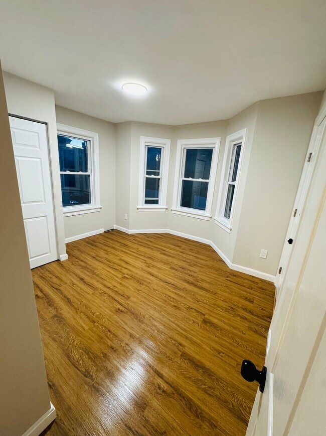 49 Lawrence St unit Apartment 2, Salem, MA 01970 - photo 6