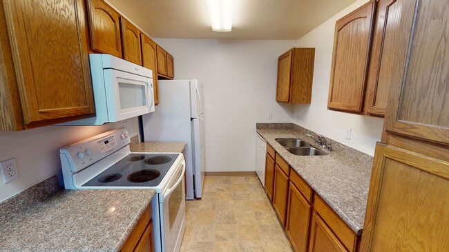 Amber Ridge Apartments - Kitchen