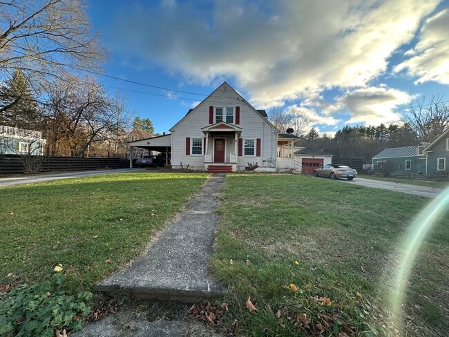 4 Maple Ave unit 4 maple abe, Claremont, NH 03743 - photo 2