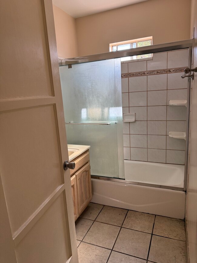 5618 Riverton Ave unit Center Unit, North Hollywood, CA 91601 - photo 7