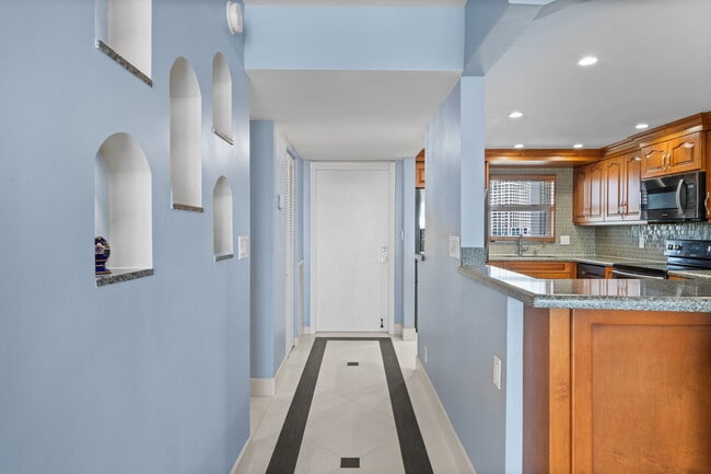 Bayshore Towers unit 904, Fort Lauderdale, FL 33304 - photo 3