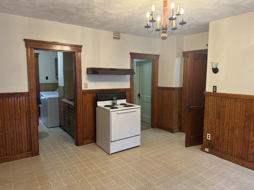 49 Houghton St unit 1, Worcester, MA 01604 - photo 1