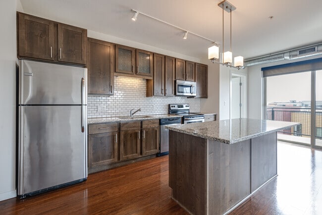 2BR, 2BA - 1,153SF - Kitchen