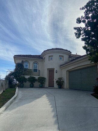 10157 Fabled Waters Ct, Spring Valley, CA 91977