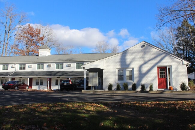 Pleasant Hill Apartments, Amherst, MA 01002 - photo 2