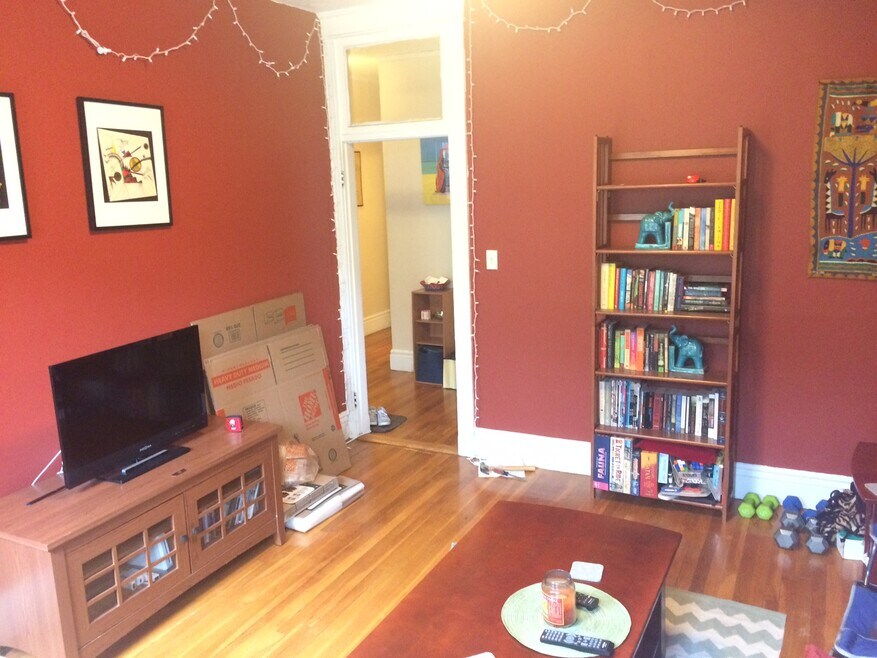 380 Riverway unit 9, Boston, MA 02115 - photo 1