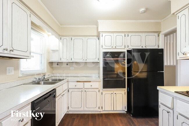 374 Oswego St, Park Forest, IL 60466 - photo 5