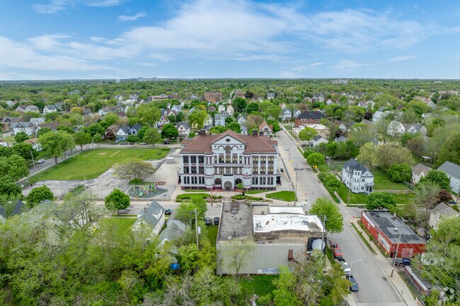 Milwaukee area students can attend Westside Academy.