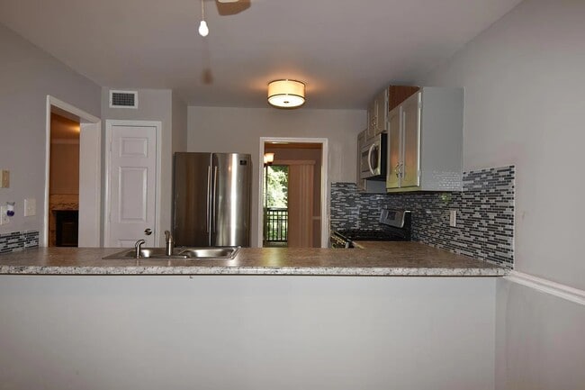 302 Lenox Way NE, Atlanta, GA 30324 - photo 4