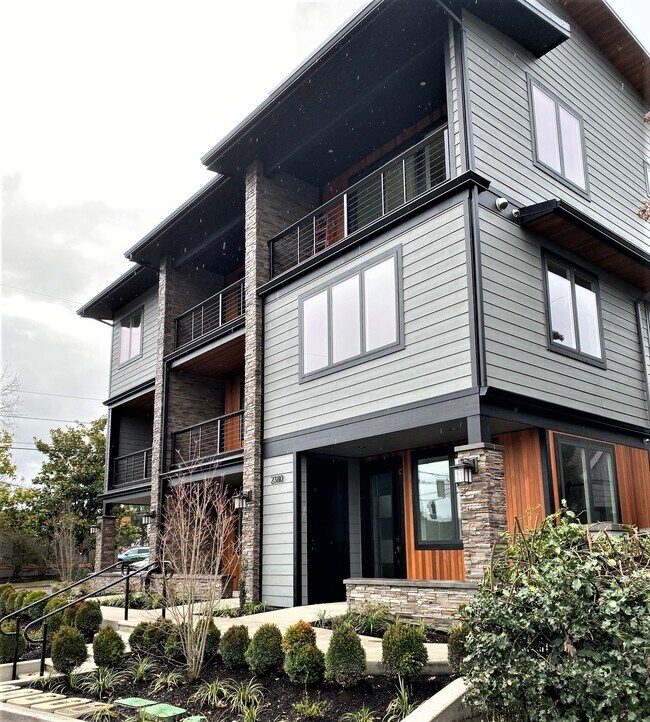 East Side has views of Dillard and Coburg Hills