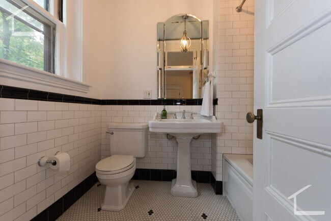 16 Garrison Rd unit 2, Brookline, MA 02445 - photo 4