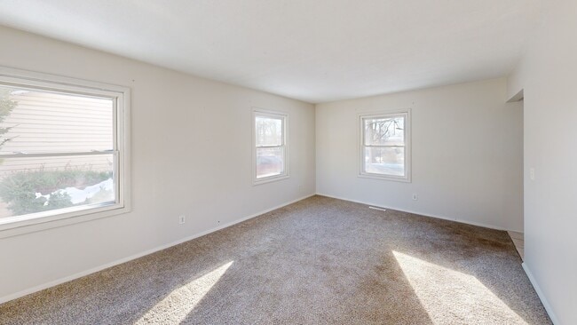 1062 Oram Dr, Adrian, MI 49221 - photo 3