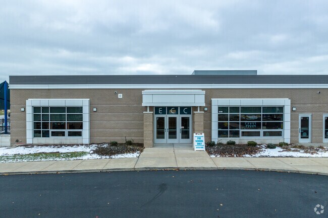 Lane Elementary School has a student-teacher ratio of 11 to 1.