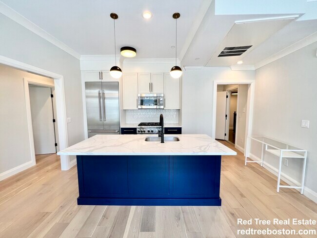 142 Pleasant St unit 1, Dorchester, MA 02125 - photo 3