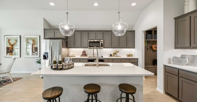 1240 Clubhouse Dr unit 36449316, Burleson, TX 76028 - photo 6