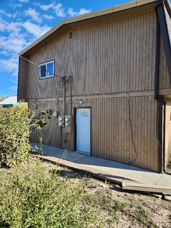 301 3rd St W Unit 2, Roundup, MT 59072