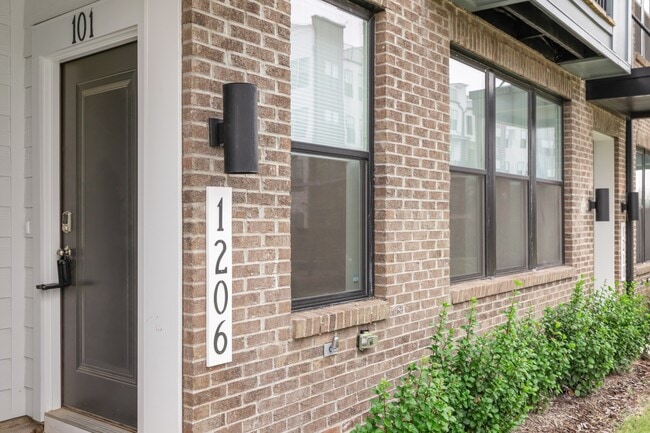 1206 Coach Sta Alley, Raleigh, NC 27601 - photo 7