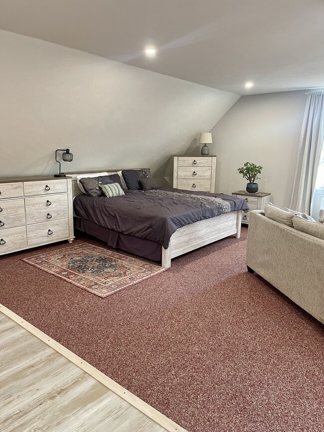 176 North St Unit Beautiful 850 sf studio, Norfolk, MA 02056