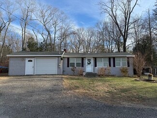 244 E High St, East Hampton, CT 06424