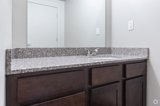 Studio, 1BA - 532 SF