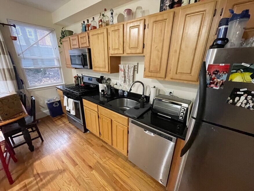 13 Sewall St unit 4, Somerville, MA 02145 - photo 1