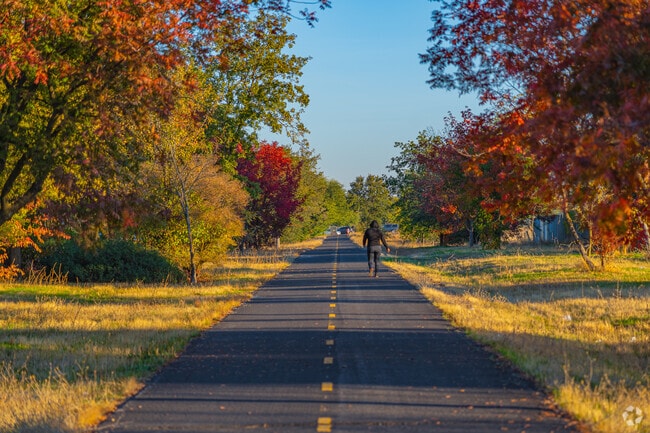 The Sacramento Northern Bike Trail runs north to south through the center of Robla.