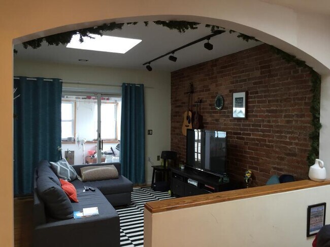 449 W 2nd St unit 3, Boston, MA 02127 - photo 2