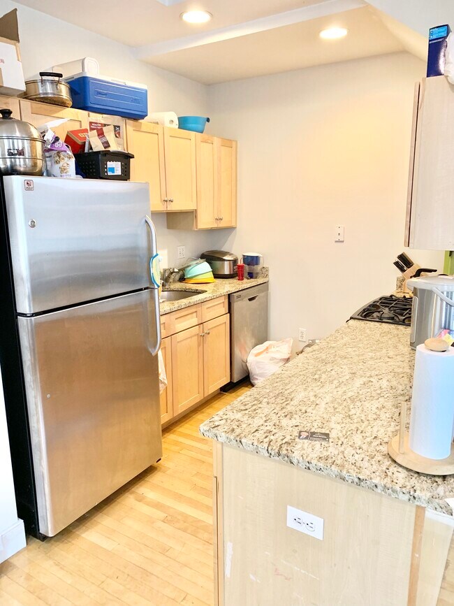 113 2nd St unit 109, Cambridge, MA 02141 - photo 5