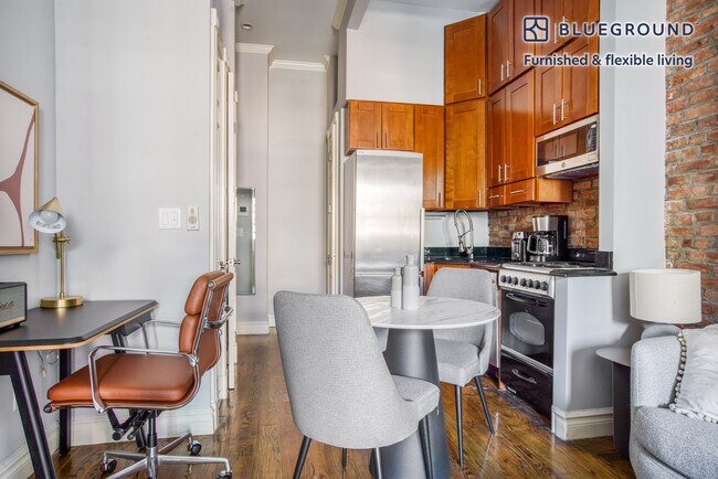 234 W 14th St unit FL3-ID887, New York, NY 10011 - photo 5