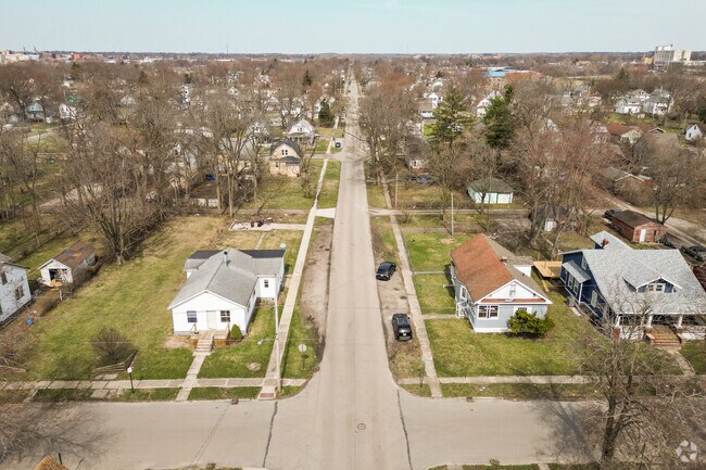 Southside Lima is a suburban community located near downtown Lima.