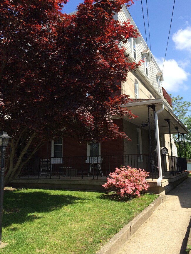 216 Rochelle Ave Unit Rochelle - 2nd Floor, Philadelphia, PA 19128
