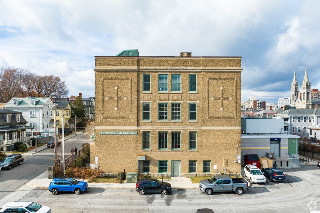 Fenway High School provides an early college education to students in Mission Hill, Boston, MA.