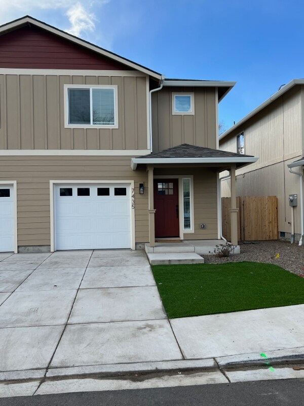 7435 Denman Ct, White City, OR 97503