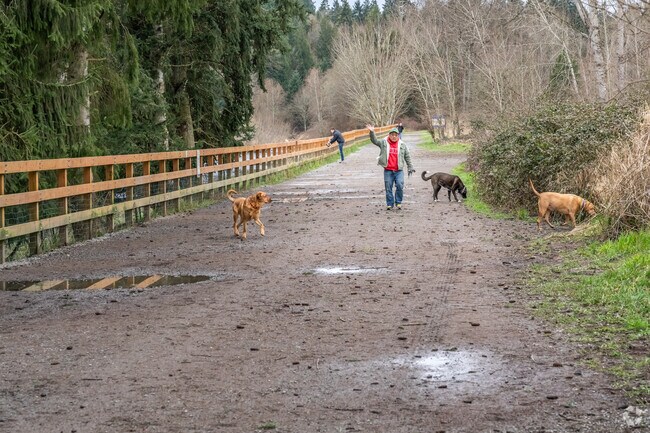 Marymoor Park near Viewpoint is known for expansive off-leash areas.