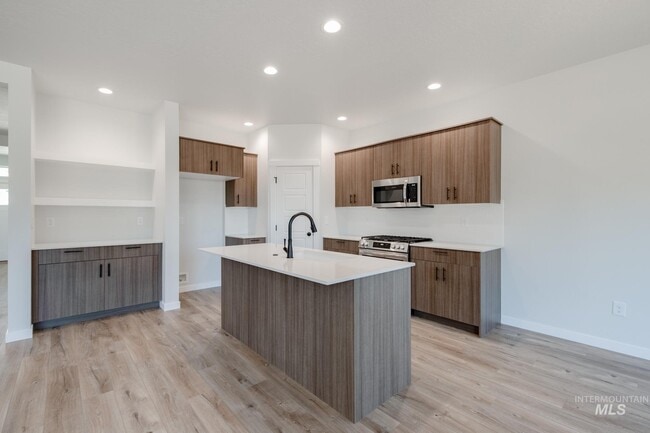 10114 W La Jolla Ct, Boise, ID 83709 - photo 5