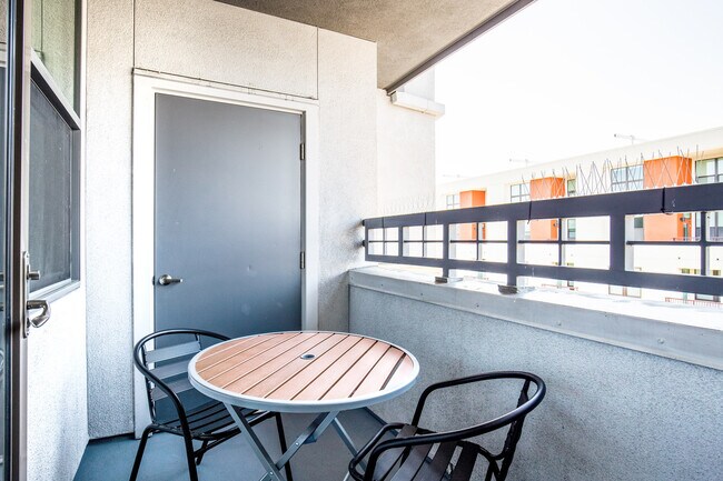 299 Franklin St unit FL4-ID2127, Redwood City, CA 94063 - photo 4