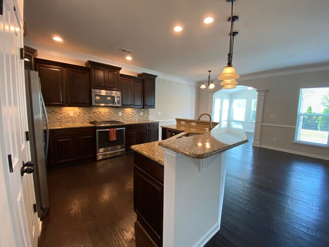 Gourmet kitchen
