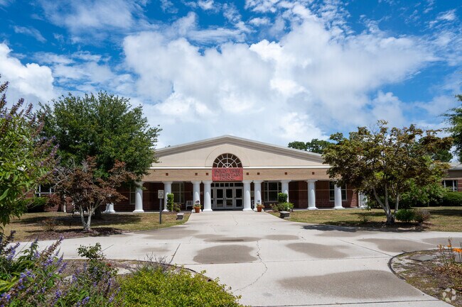 Holly Tree Elementary School is a school located in New Hanover County in Wilmington, NC.