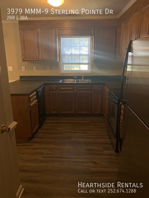 3979-MMM-9 Sterling Pointe Dr, Greenville, NC 28590 - photo 5