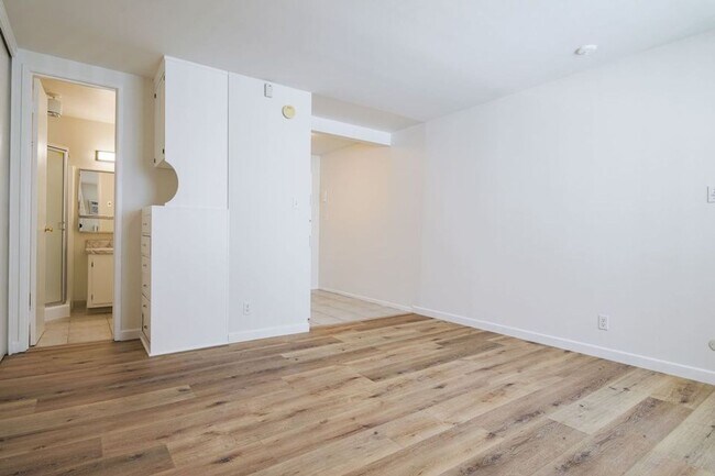 Cozy Apartment in Koreatown, Los Angeles, CA 90020 - photo 5