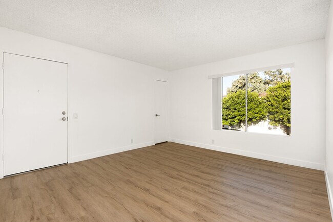 View, San Diego, CA 92139 - photo 5