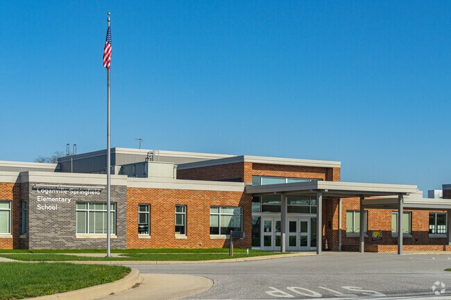 Loganville-Springfield Elementary School has 459 students in grades K-3.