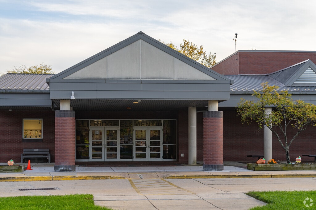 Elk Ridge Elementary School hosts 547 Oxford students in grades PK-5.