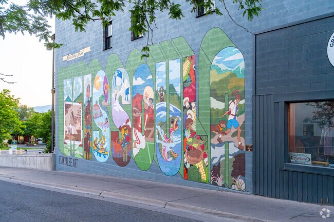 Discover vibrant murals near the Lewis and Clark neighborhood in Missoula, MT.