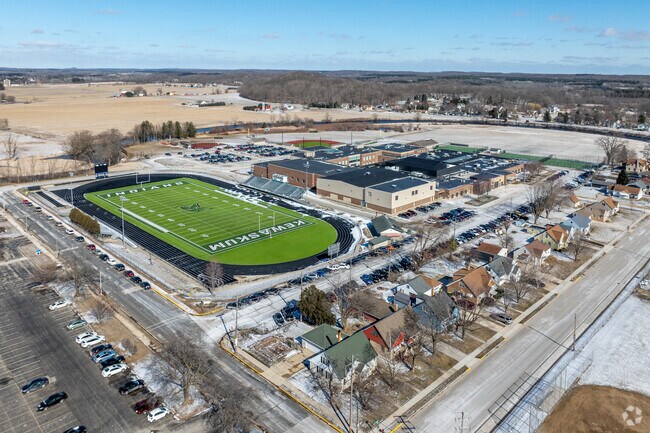 Kewaskum Middle School in Kewaskum, WI has 385 students in grades 6-8.