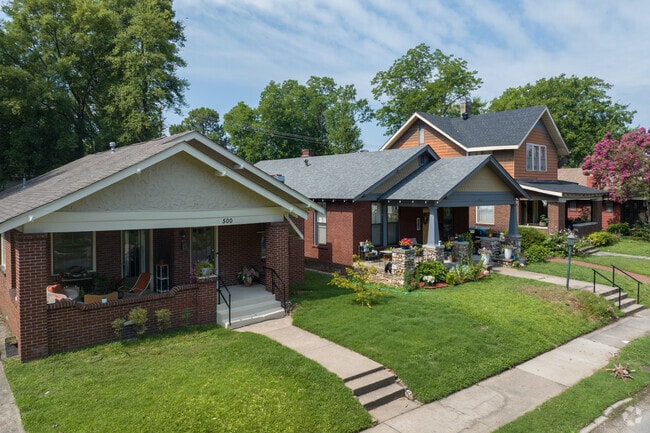 Craftsman homes are common in Downtown Argenta.