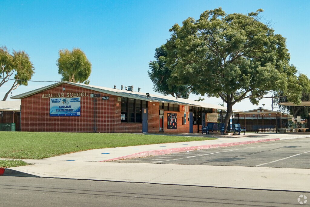 Aeolian Elementary School provides education to the little residents in 
Los Nietos